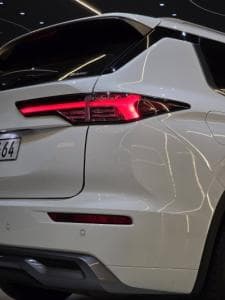Mitsubishi Outlander image 7