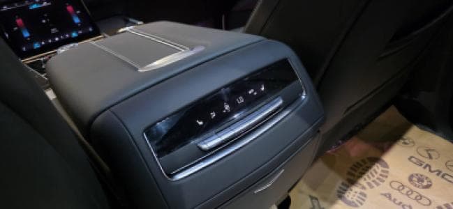 Cadillac Escalade Sport Platinum image 5