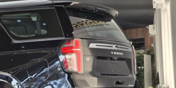 Chevrolet Tahoe Premier image 3