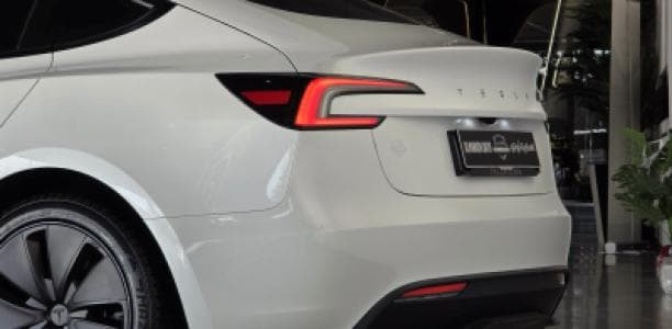 Tesla Model 3 image 3