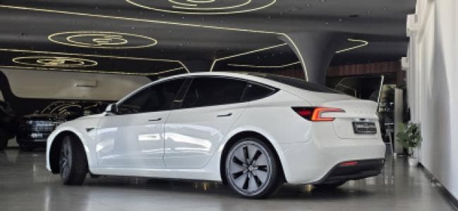 Tesla Model 3 image 7