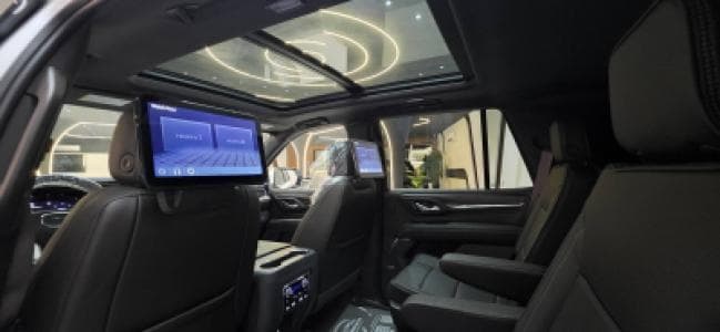 GMC Yukon Denali image 3